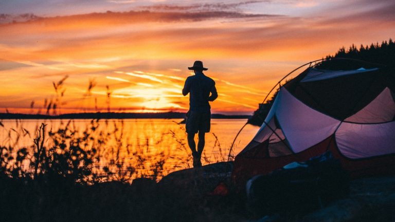 15 pièces d’équipement de camping à avoir pour en faire tout le temps