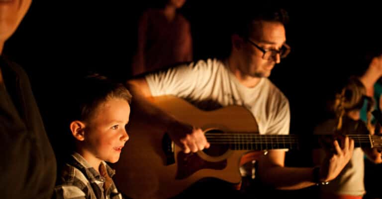 chansons de camp autour du feu