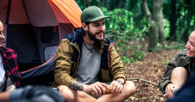 Pourquoi le camping est si populaire cover