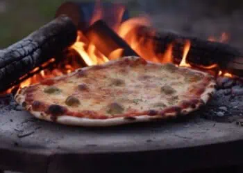 Recette de pizza de camping sur feu de camp