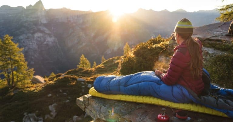 Choisir un matelas de camping en 2023 Guide complet